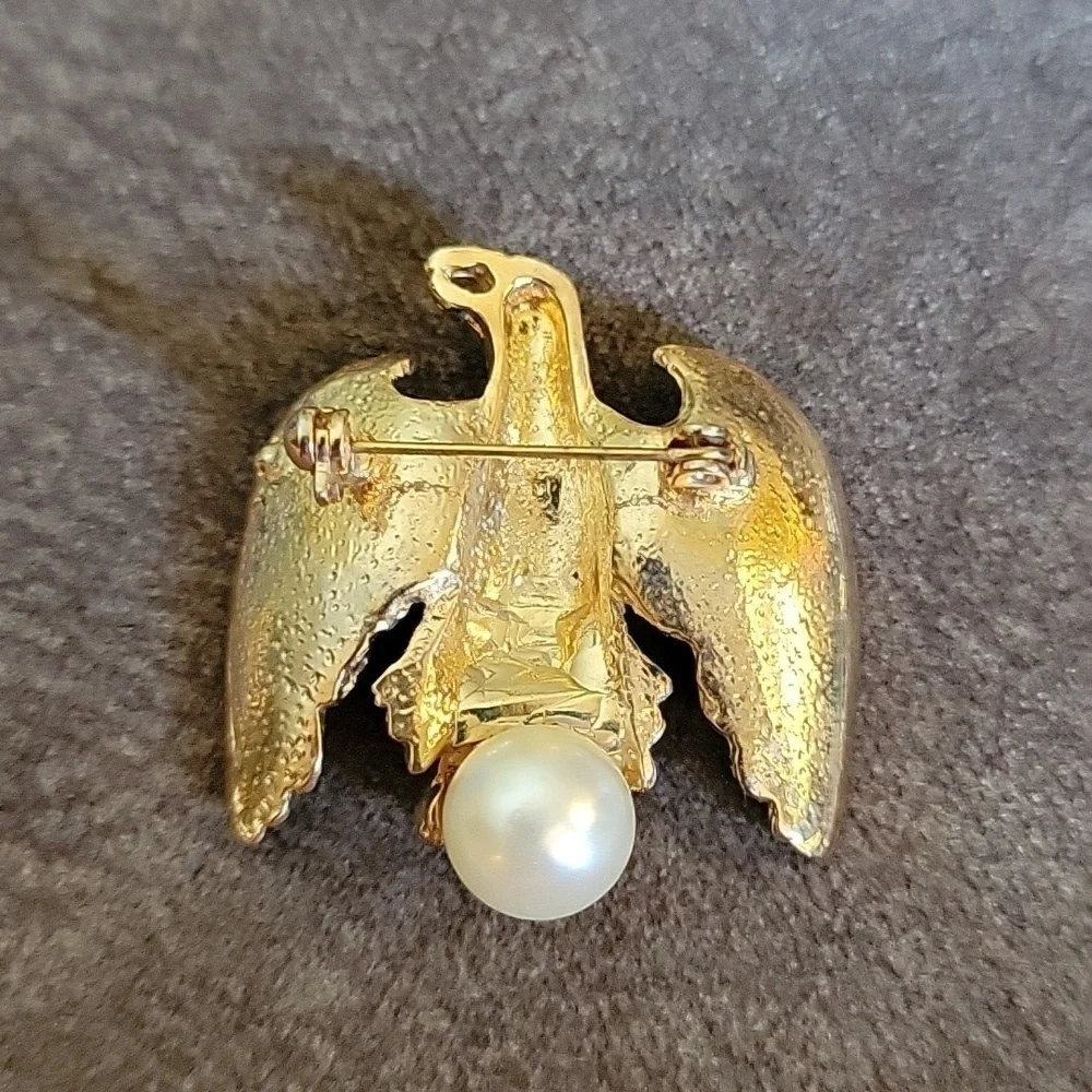 Vtg Eagle Perched Pearl Rhinestone Fantasy Castlecore Cosplay Brooch